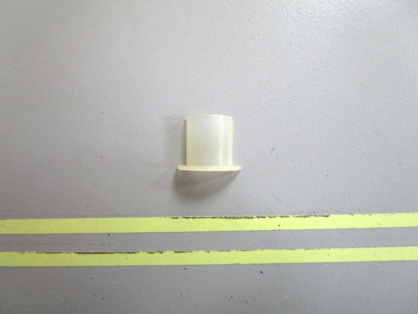 *NEW OEM* 0750 OMC Johnson Evinrude BUSHING 304749 0304749