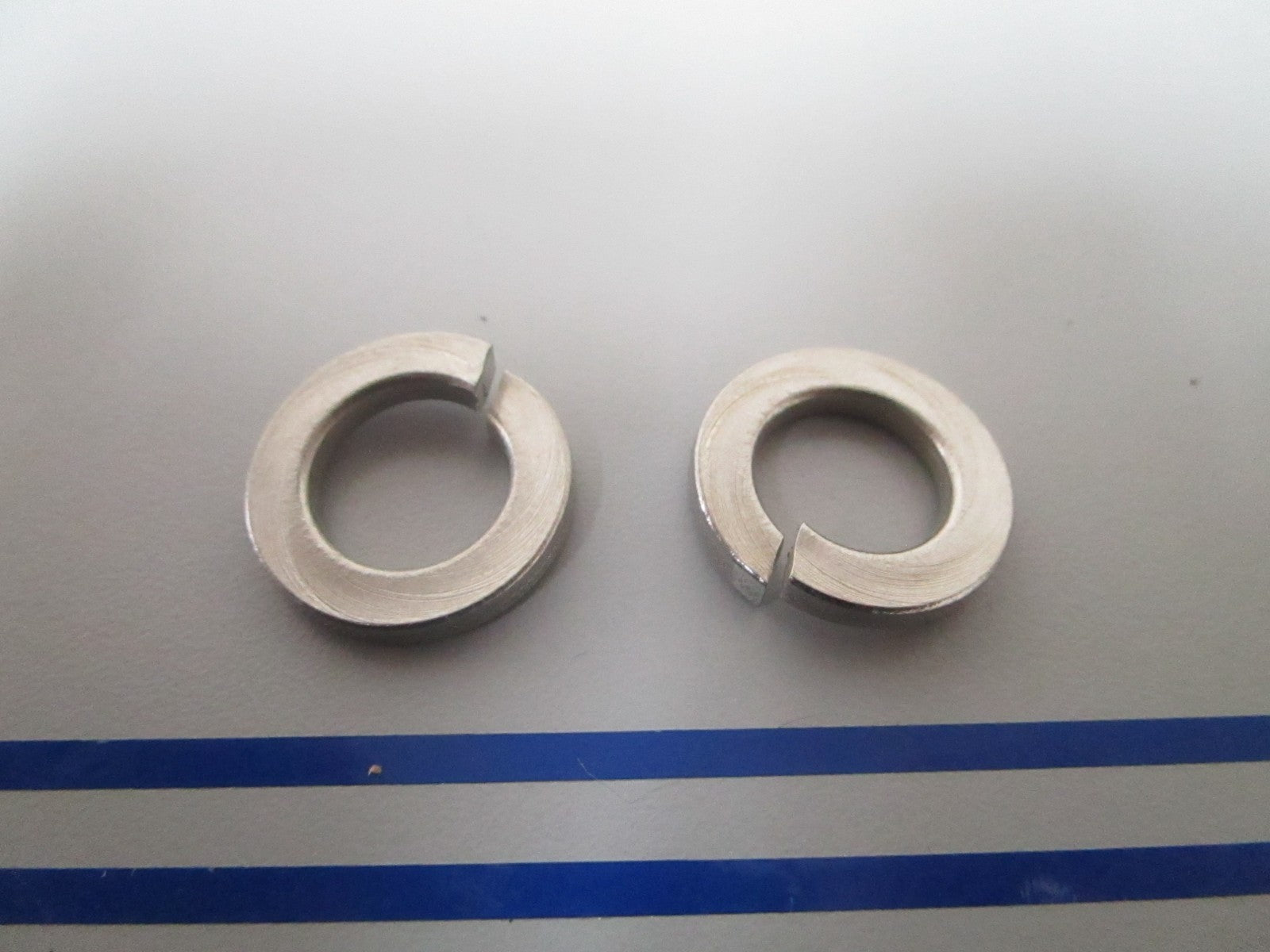 NEW OEM (LOT OF 2) 313169 0313169 OMC Johnson Evinrude Lock Washer 0810