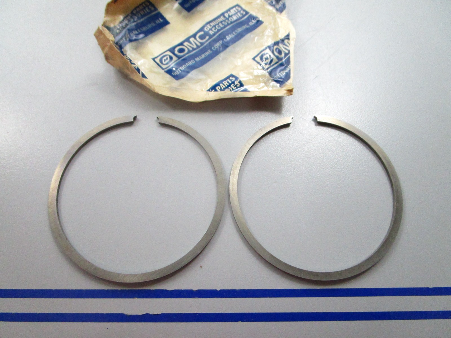 NEW OEM 383473 0383473 OMC Johnson Evinrude 2 Ring Set 0810