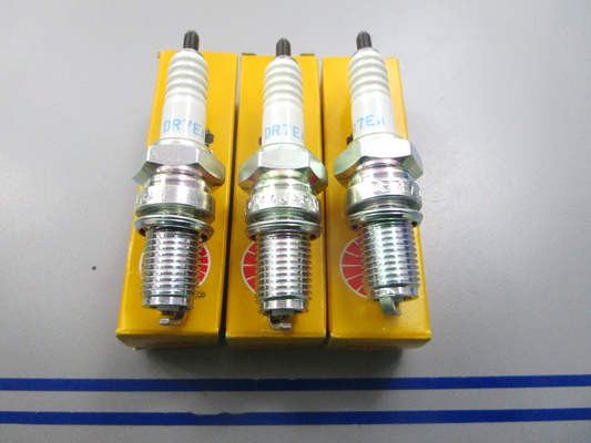 NEW (LOT OF 3) DR7EA NGK Spark Plug 0810