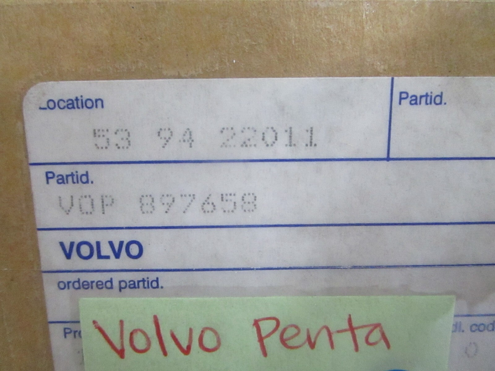 *NEW OEM* 0820 Volvo Penta Bearing Housing 897658