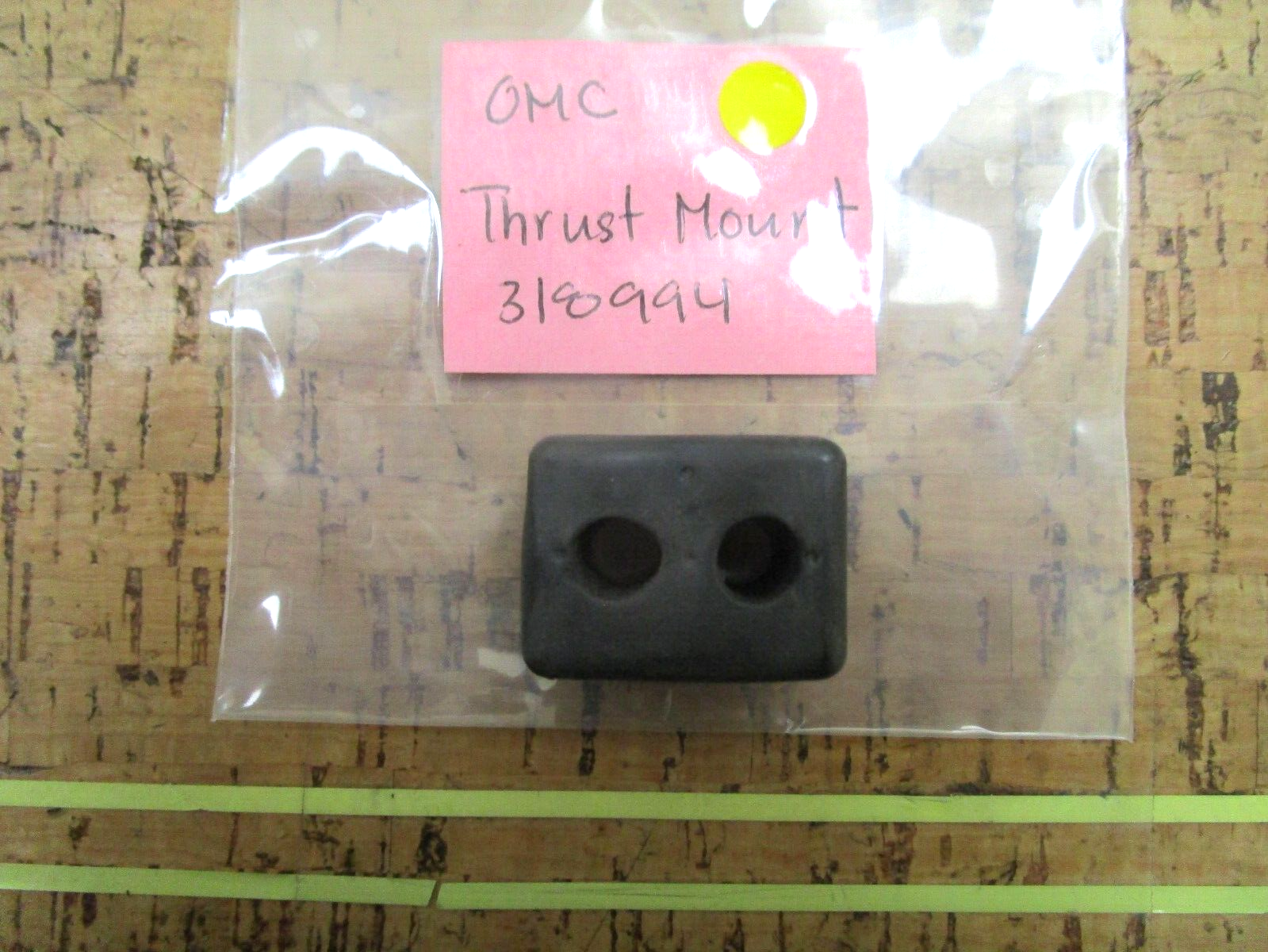 *NEW OEM* 0750 OMC Johnson Evinrude THRUST MOUNT 318994 0318994