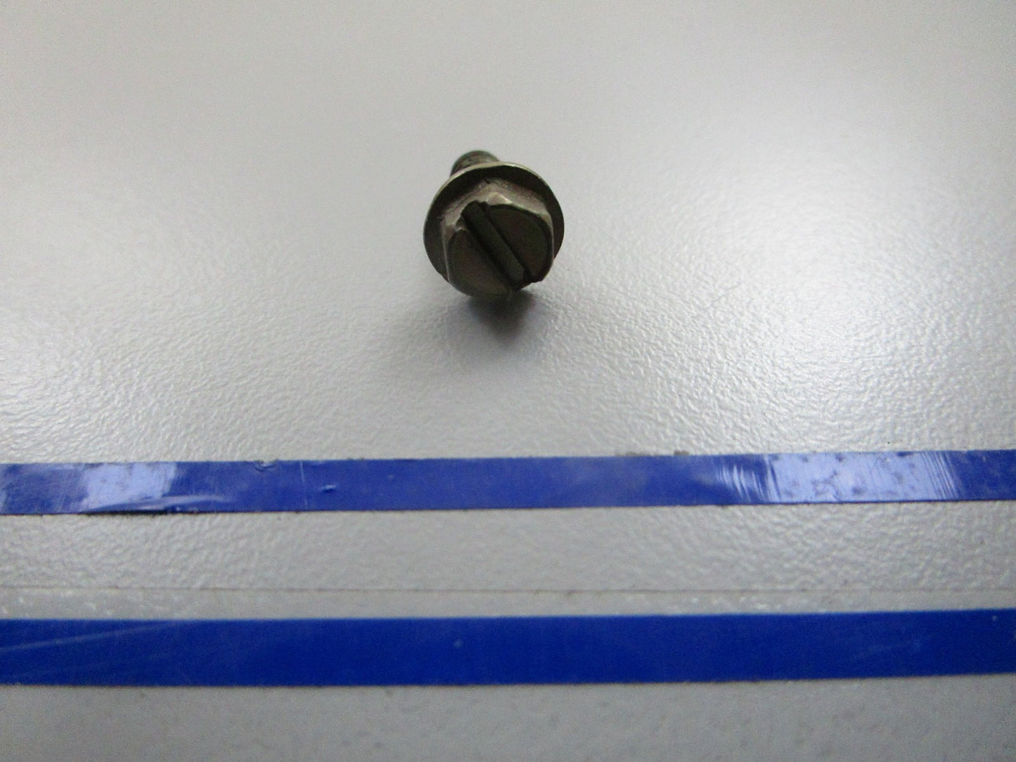 *NEW OEM* 0810 Mercury Quicksilver Screw 10-8M0085515