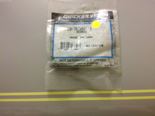 *NEW OEM* 0810 Mercury Quicksilver Screw 10-763491