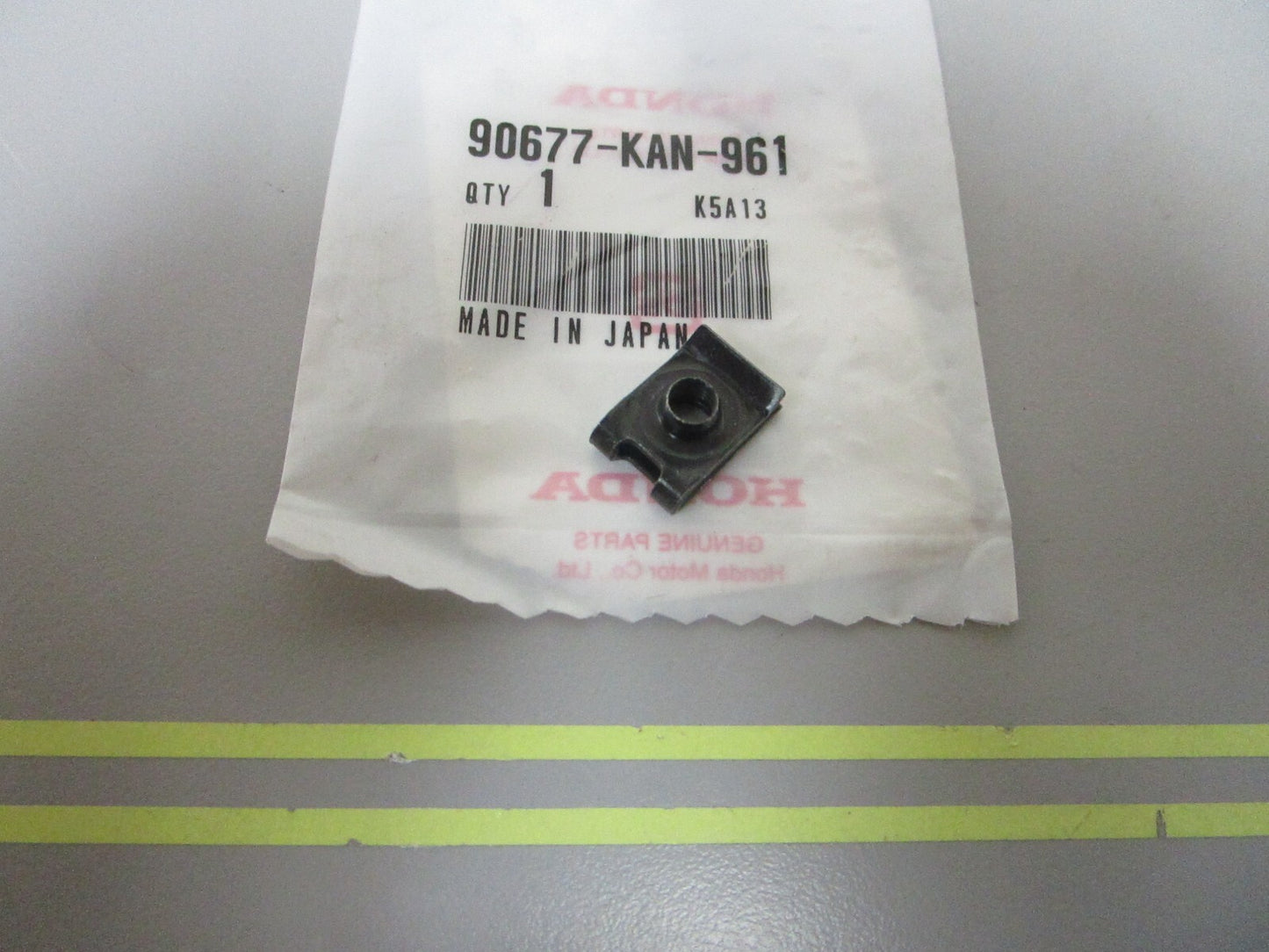 *NEW OEM* 0810 Honda Nut Clip 90677-KAN-961