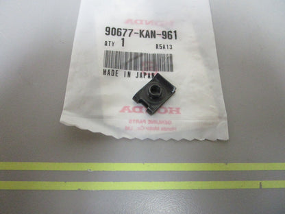 *NEW OEM* 0810 Honda Nut Clip 90677-KAN-961