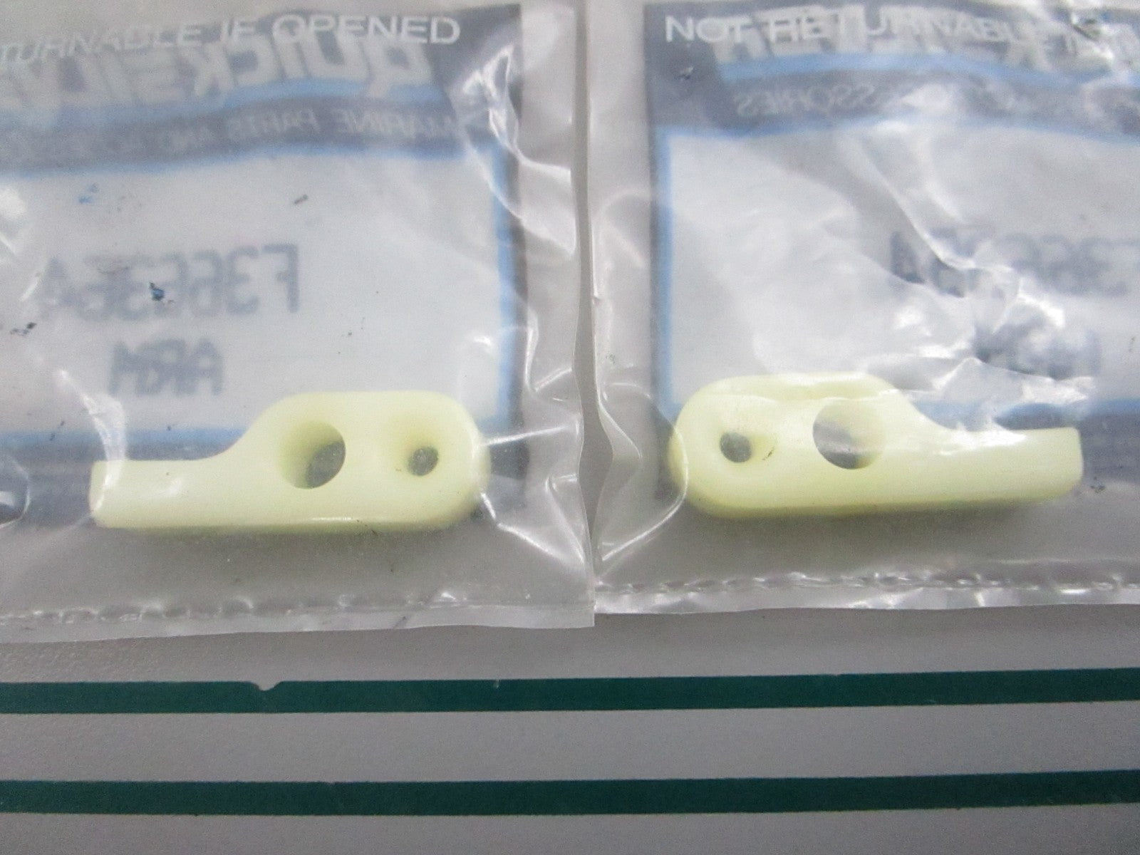 NEW OEM (LOT OF 2) F366364 Mercury Quicksilver Arm 0810
