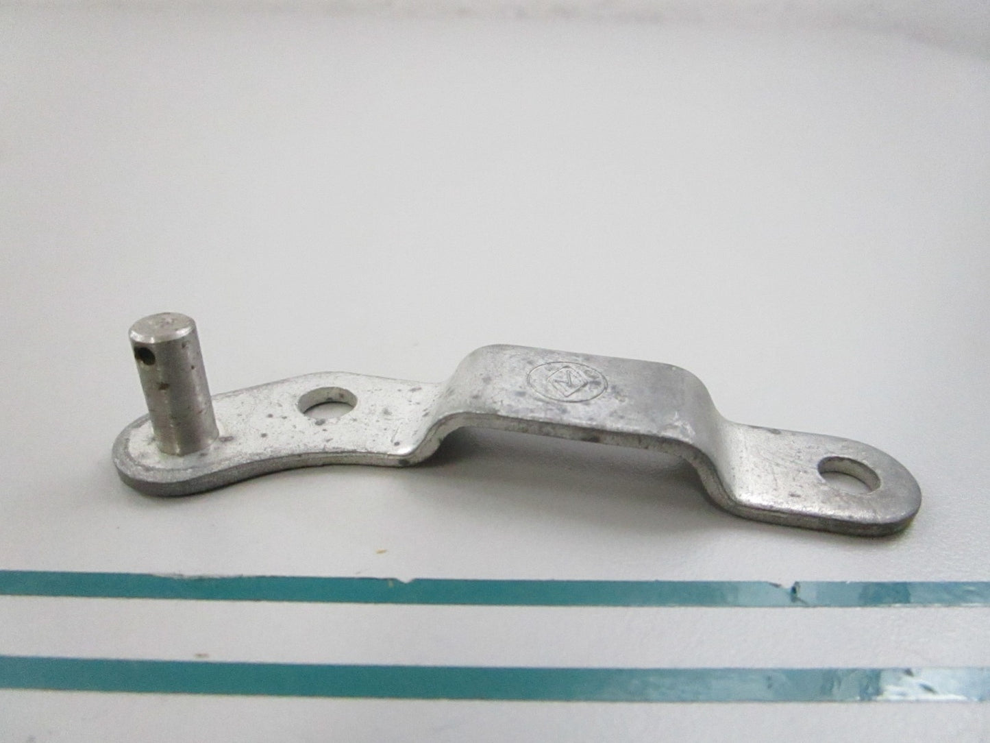 NEW OEM 981536 0981536 OMC Johnson Evinrude Lever & Pin 0810