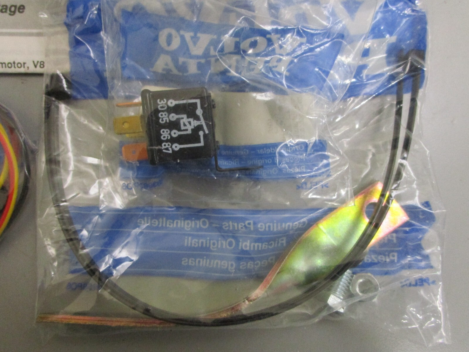 *NEW OEM* 0820 Volvo Penta Mounting Kit 872132