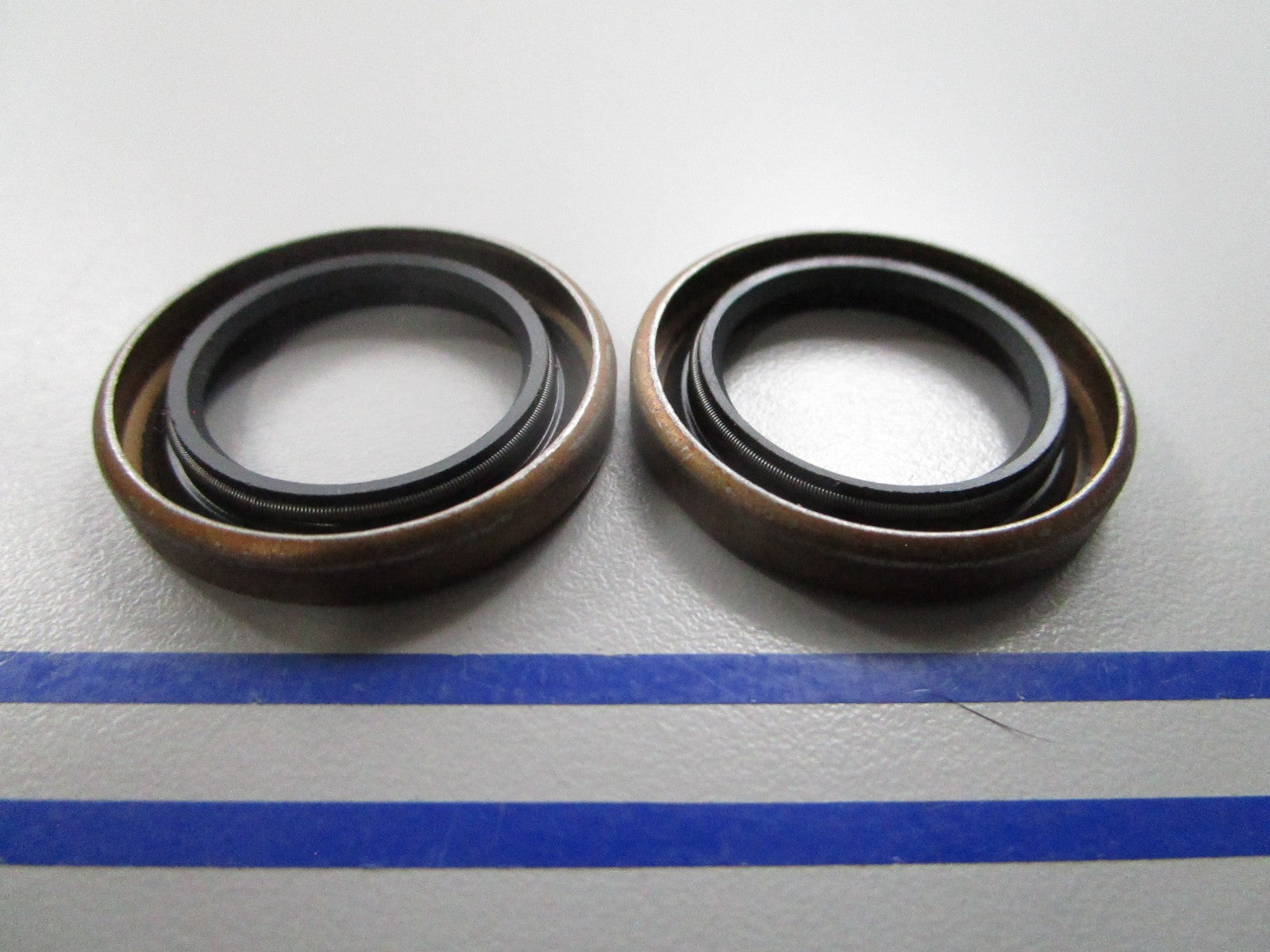 NEW OEM (LOT OF 2) 32600 Tecumseh Oil Seal 0810