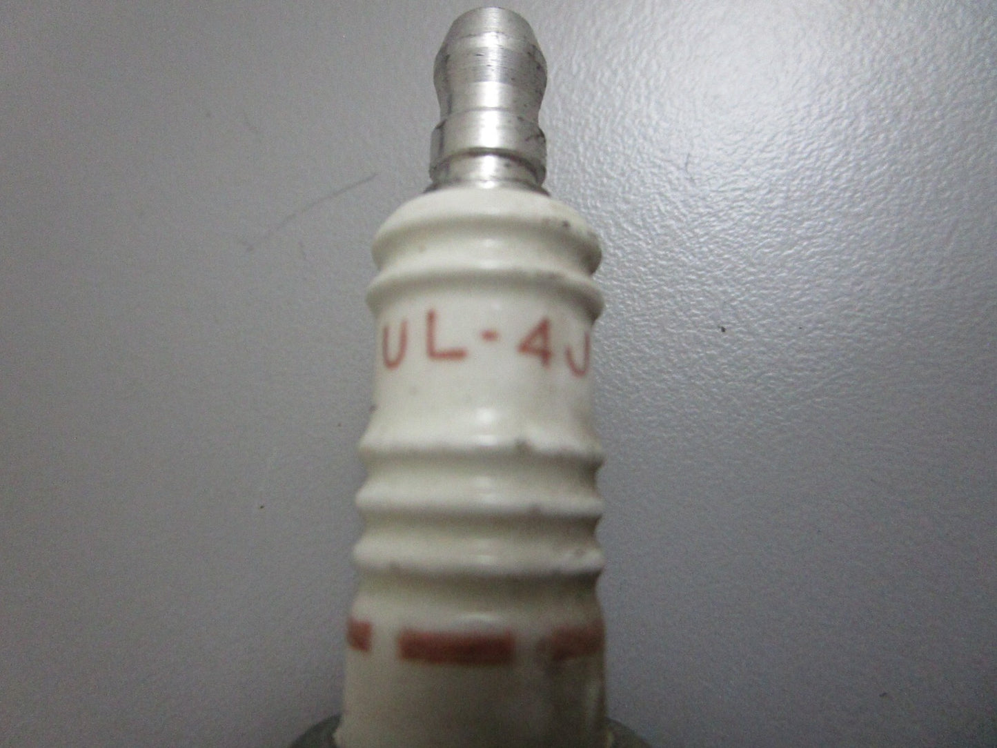 *NEW* 0810 Champion Spark Plug UL-4J