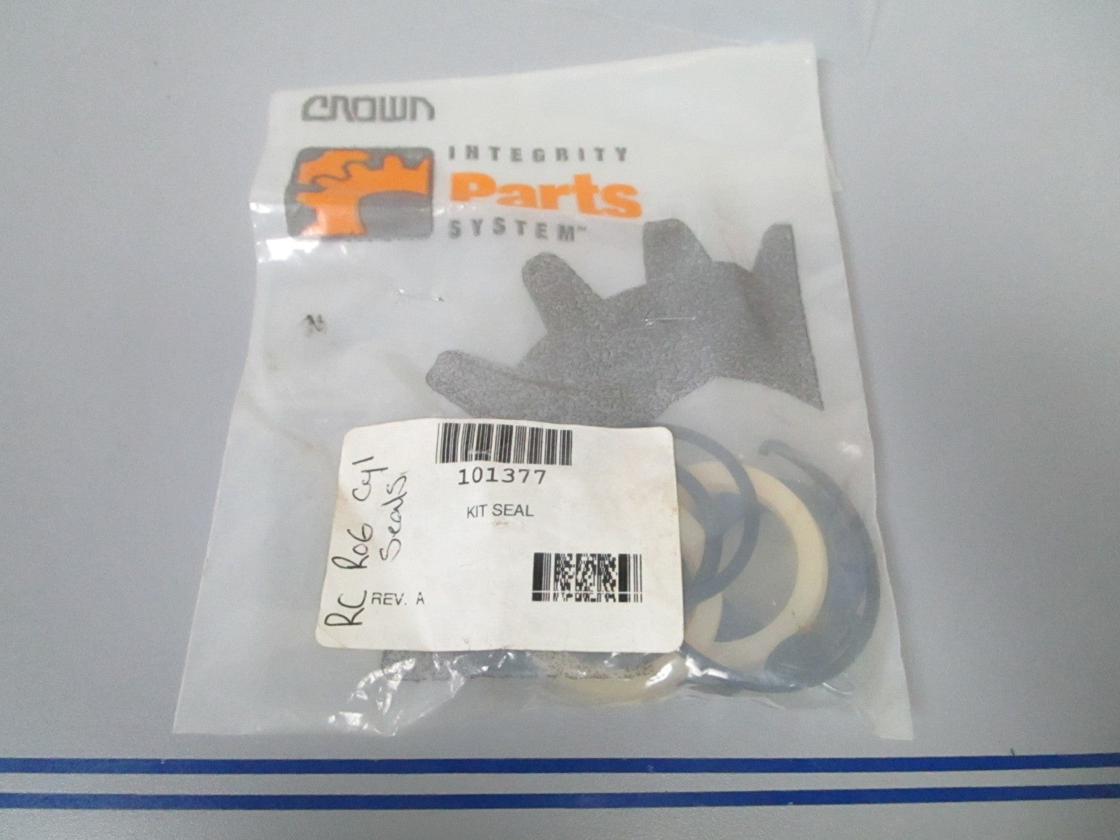 *NEW OEM* 0720 Crown Lift Cylinder Seal Kit 101377
