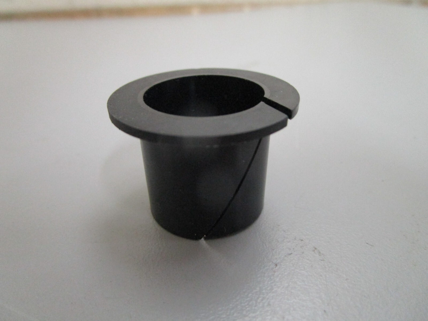 *NEW OEM* (LOT OF 4) 0820 OMC Johnson Evinrude Bushing 915050 0915050