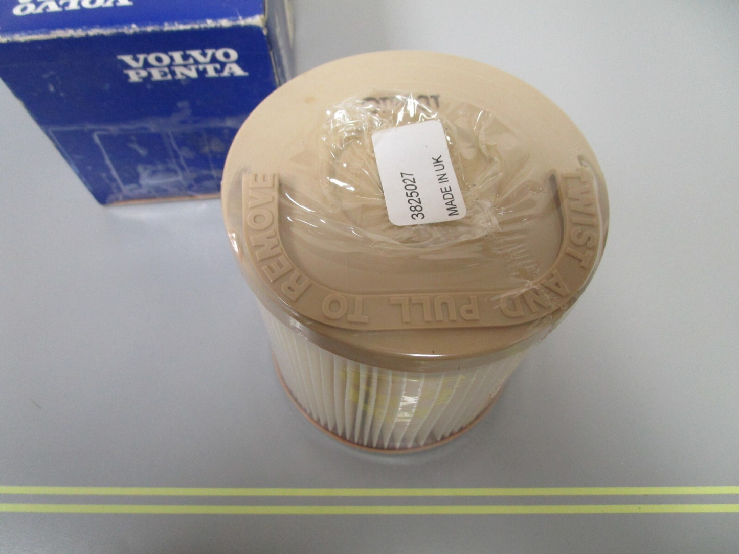 *NEW OEM* 0810 Volvo Penta Fuel Filter 38525027