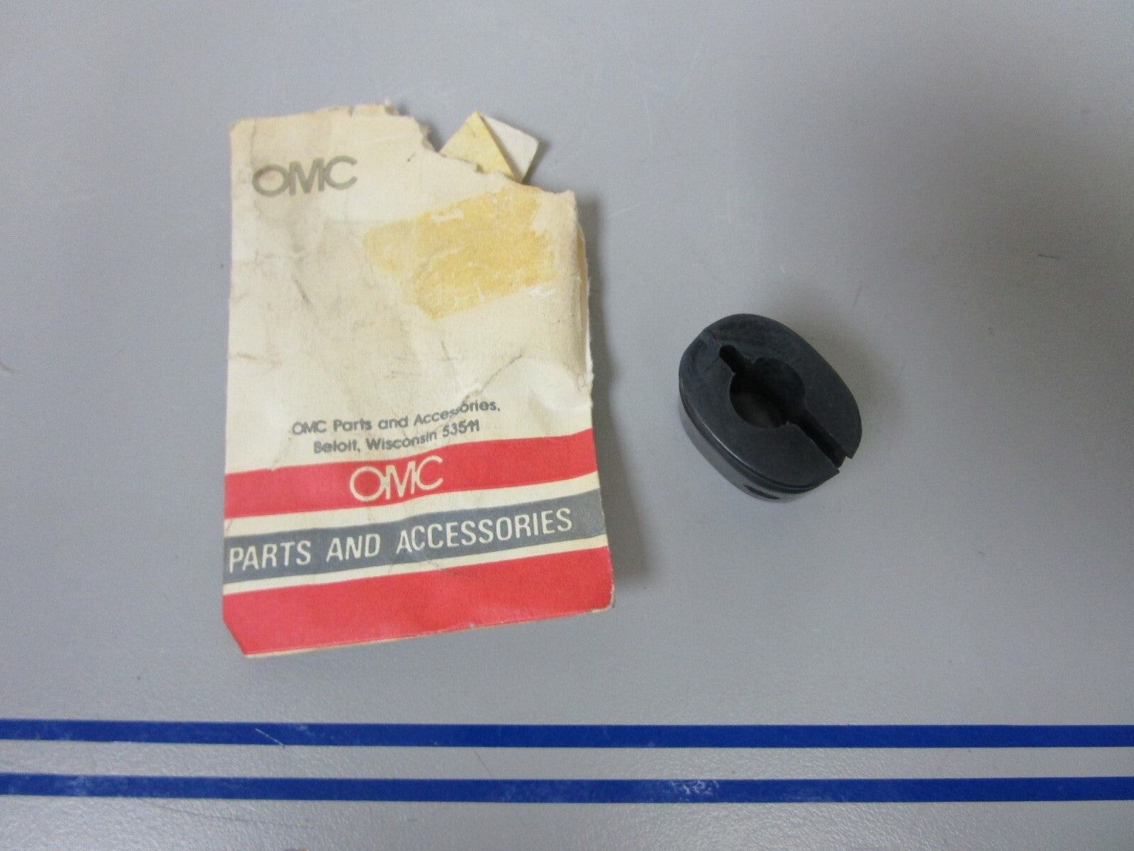 *NEW OEM* 0810 OMC Johnson Evinrude Bracket 329659 0329659