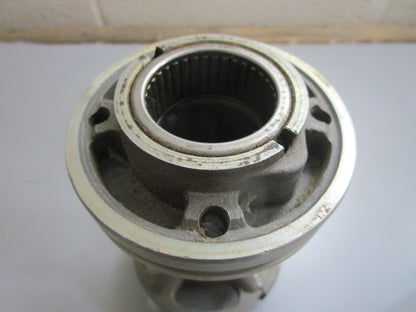 *NEW OEM* 0820 OMC Johnson Evinrude Bearing Housing Assy 393717 316541