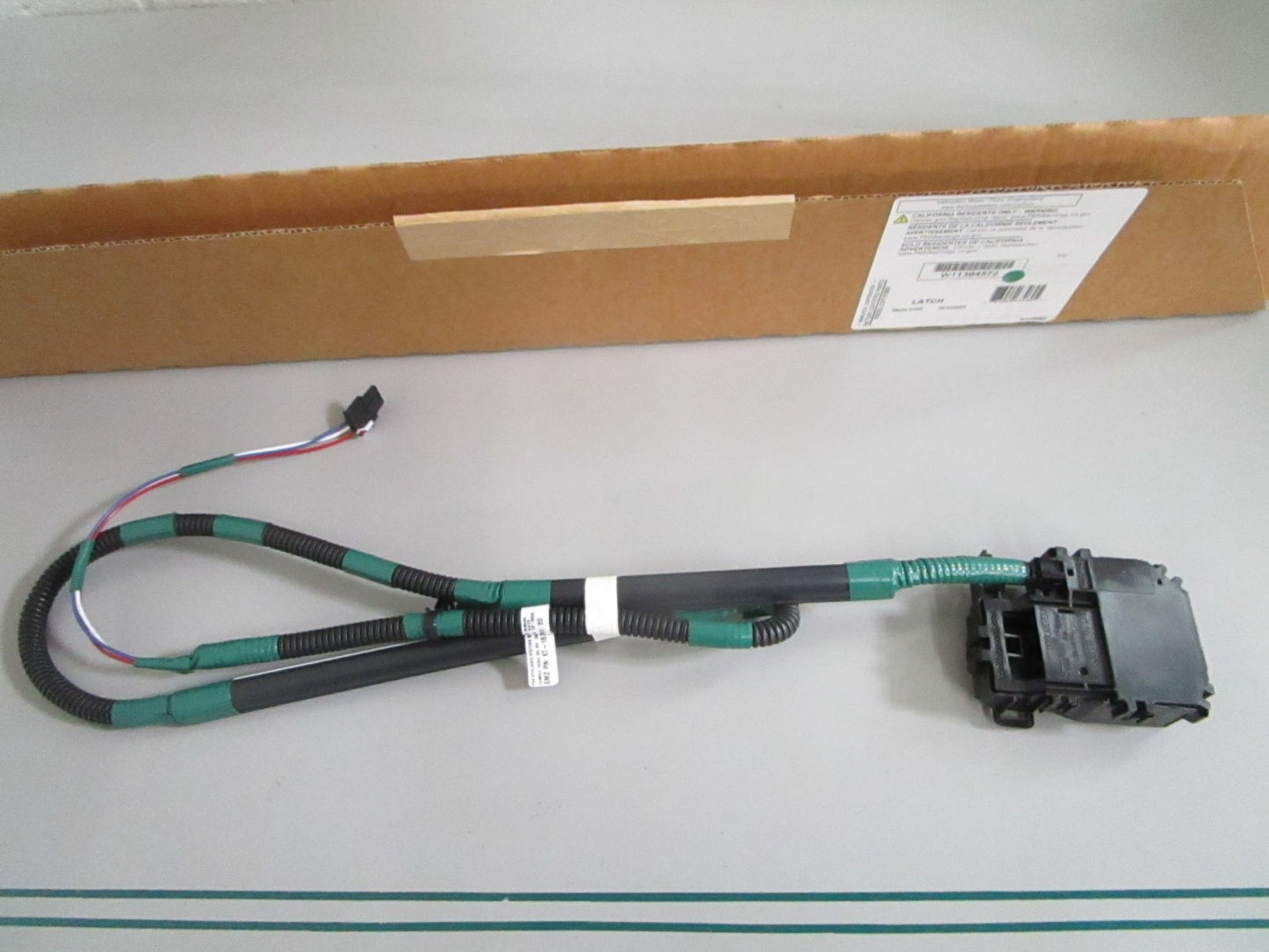 NEW OEM W11394572 Whirlpool Latch 0820