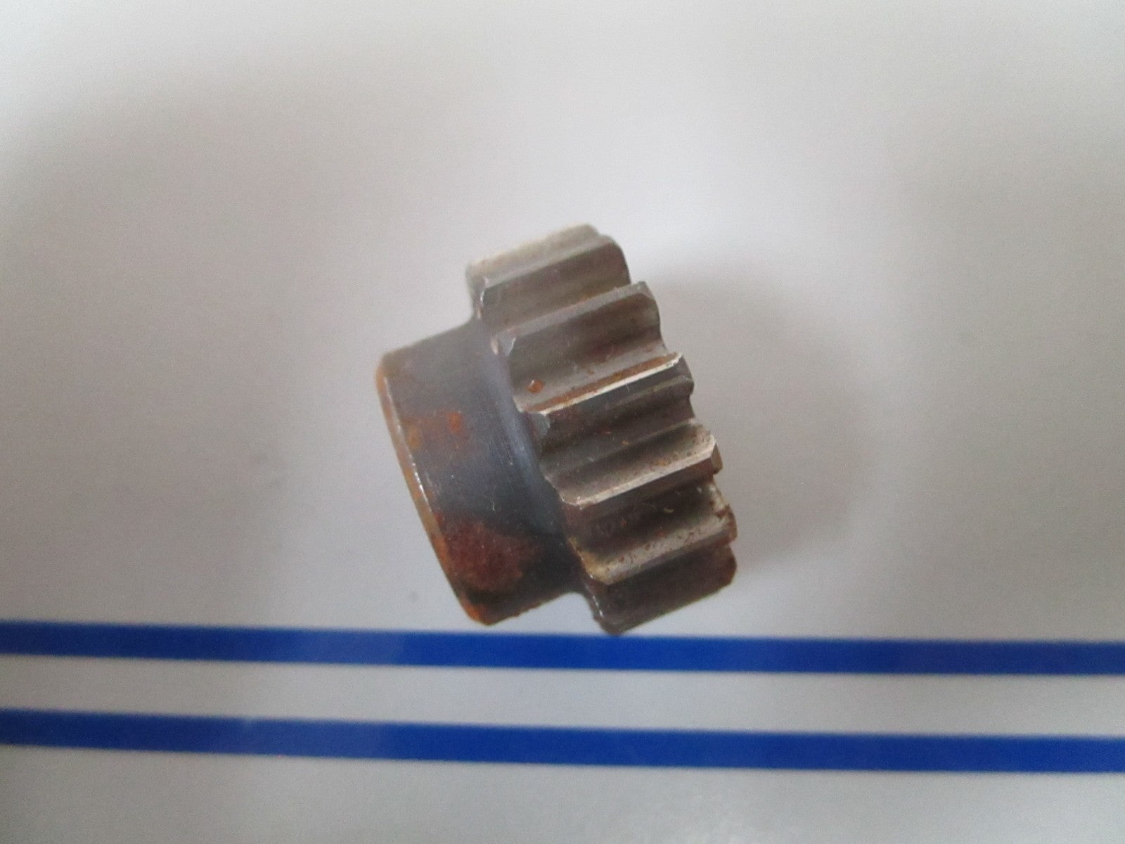 NEW OEM 313235 0313235 OMC Johnson Evinrude Gear 0810