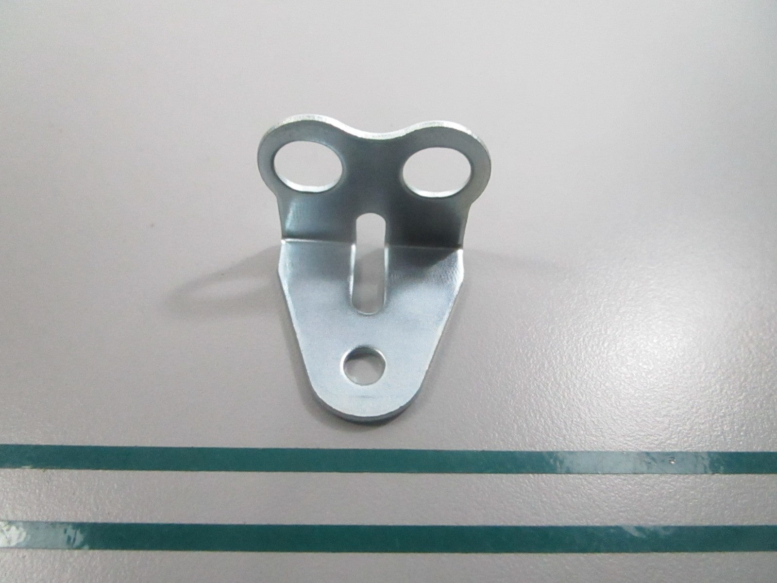 NEW OEM 49R-85112-00-00 Yamaha Reflector Bracket 0810
