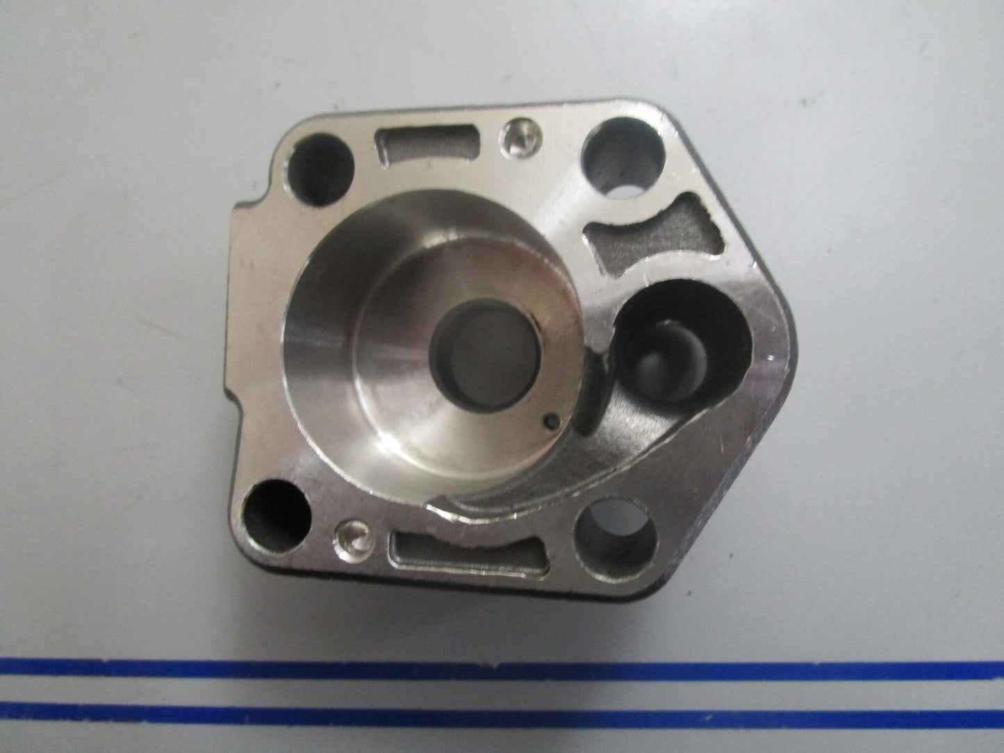 *NEW OEM* 0820 OMC Johnson Evinrude Water Pump Housing 5033107 05033107