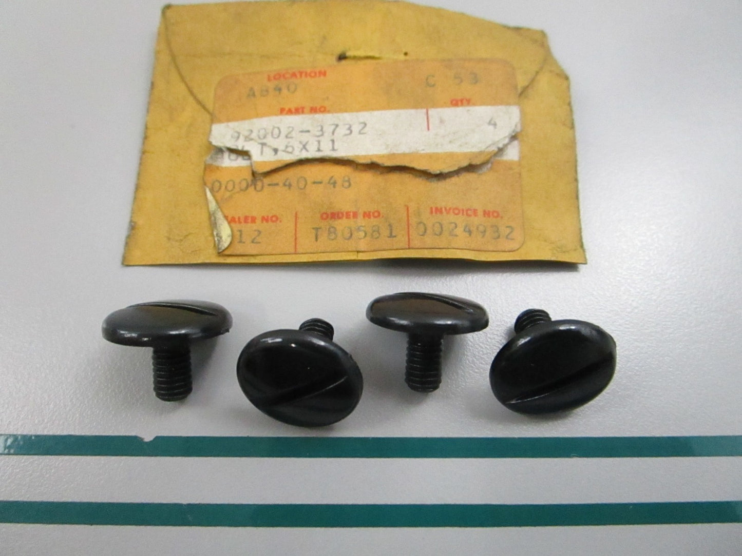 NEW OEM (LOT OF 4) 92002-3732 Kawasaki Bolt 0810