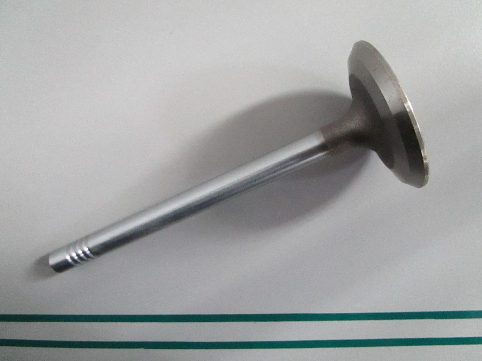 NEW OEM 913142 0913142 OMC Johnson Evinrude Exhaust Valve 0820