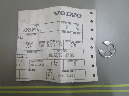 *NEW OEM* 0810 Volvo Penta Clip 21491831