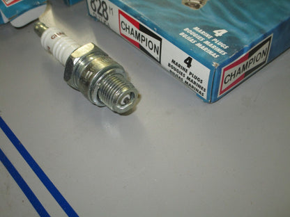 *NEW* (LOT OF 4) 0820 Champion Spark Plug 828M 828-1 QL77JC4
