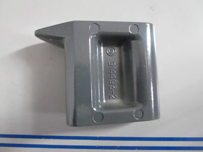 NEW OEM 914493 0914493 OMC Johnson Evinrude Front Mount Spacer 0820