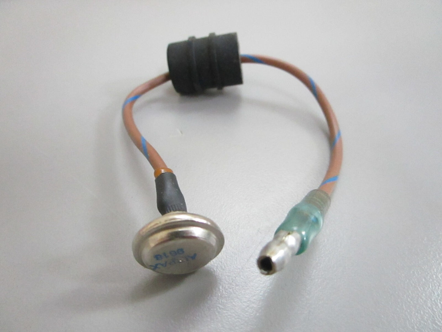 *NEW OEM* 0820 OMC Johnson Evinrude Temperature Switch Ay 584589 0584589