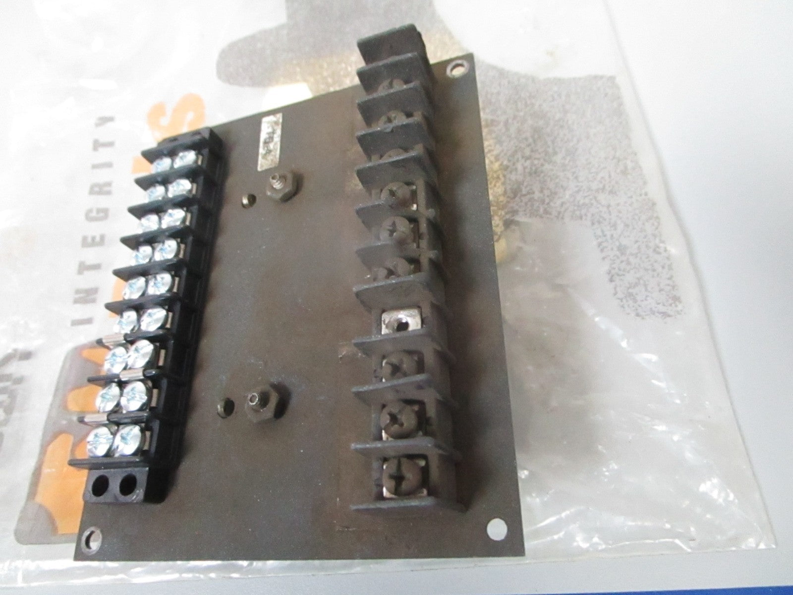 *NEW OEM* 0720 Crown Wiring Block Cover 121390