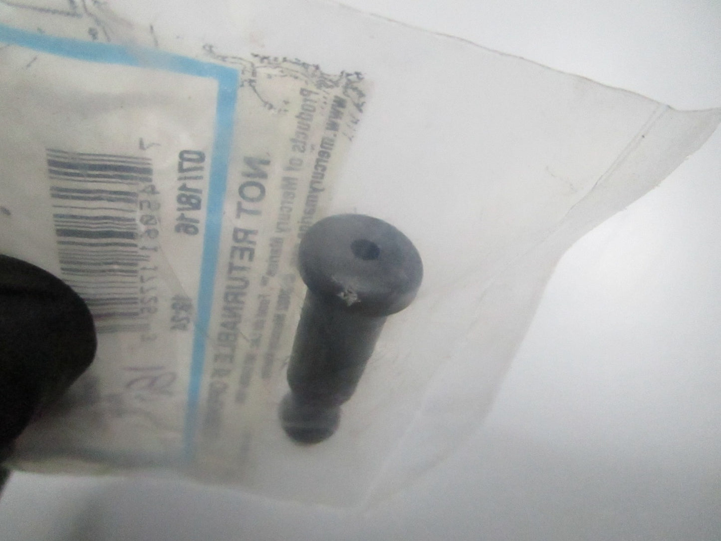 *NEW OEM* 0810 Mercury Quicksilver Fitting 22-76256