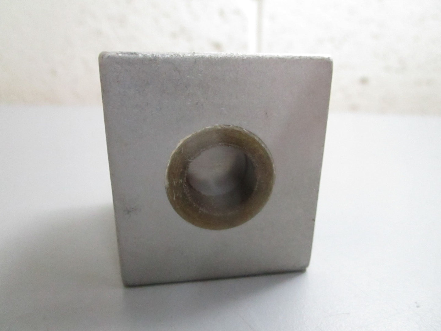*NEW OEM* 0820 OMC Johnson Evinrude Anchor & Bushing 3853808