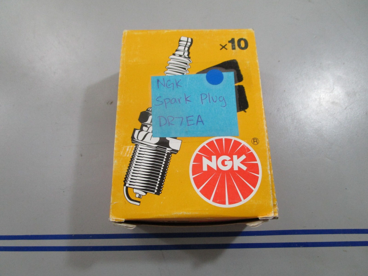 *NEW* (LOT OF 10) 0820 NGK Spark Plug DR7EA