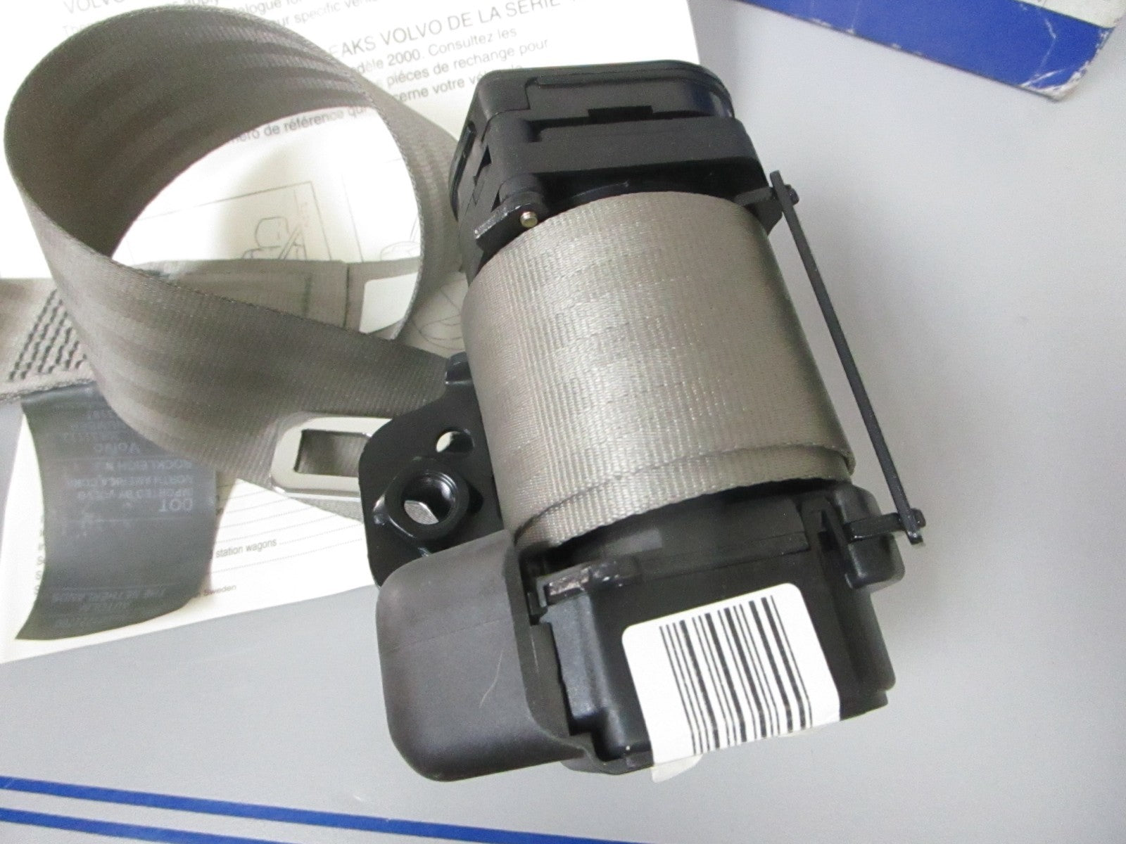 NEW OEM 30631112 Volvo Penta 2000- 2004 S40 Rear Center Seat Belt 0720