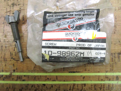 *NEW OEM* 0750 Mercury Quicksilver SCREW 10-98962M