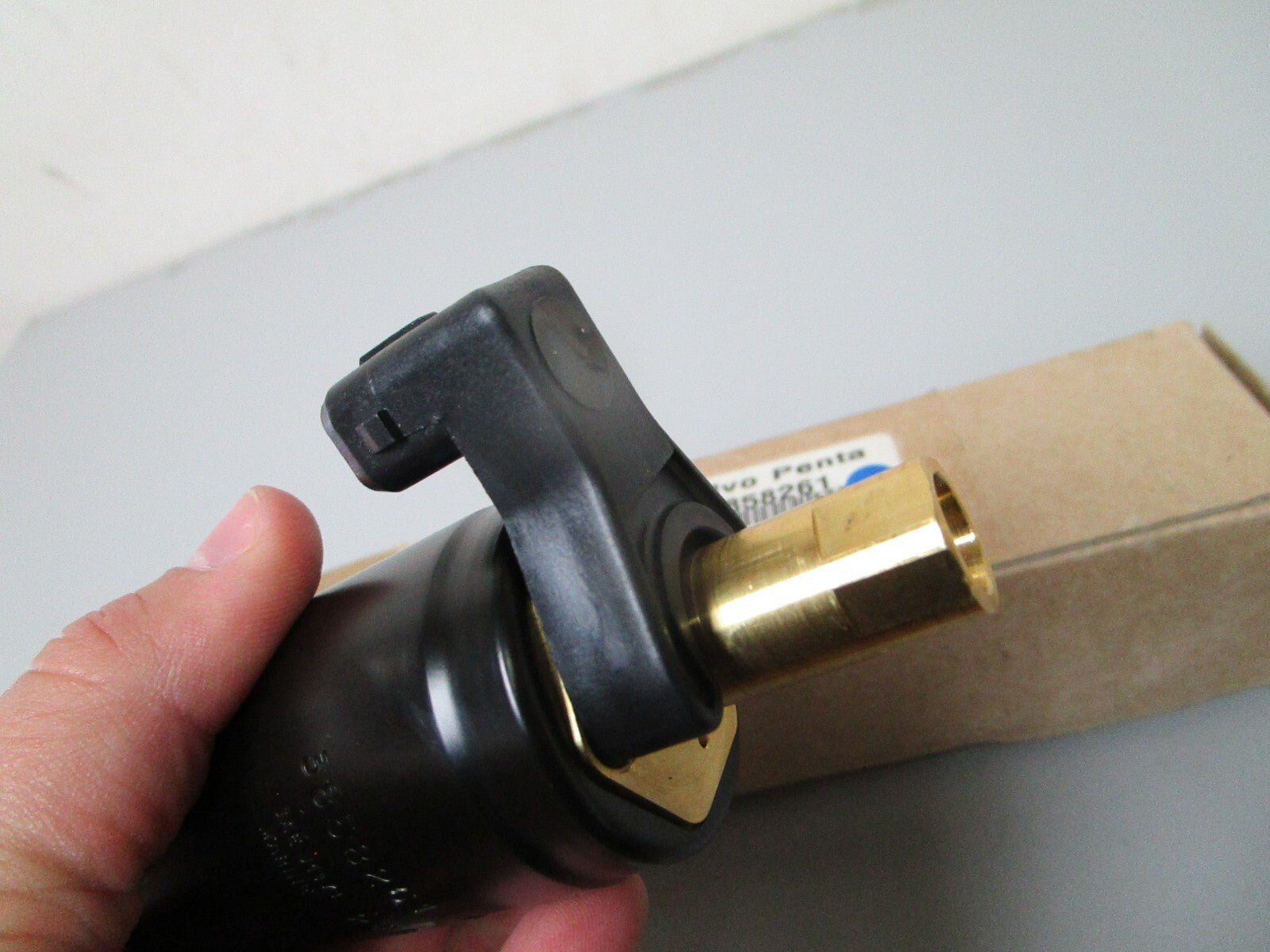 *NEW OEM* 0720 Volvo Penta Fuel Pump 3858261
