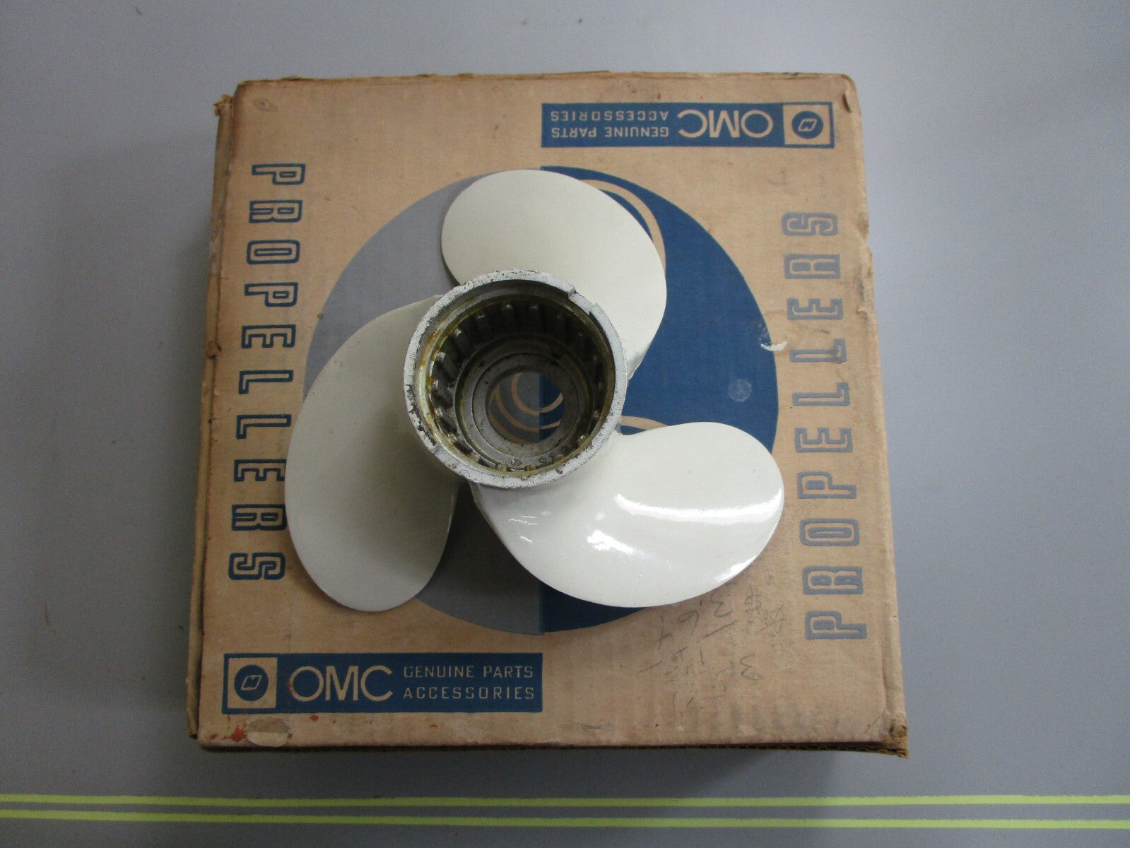 *NEW OEM* 0820 OMC Johnson Evinrude 8×4½ Propeller 310208 0310208