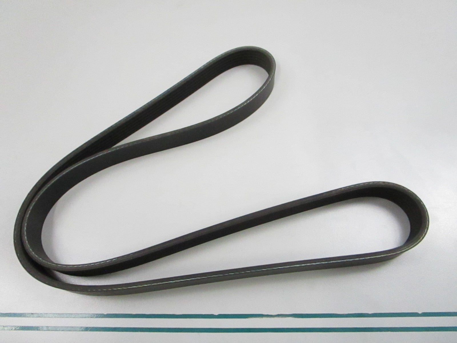 Gates NEW Micro-V Serpentine Belt K060507 6-Rib 51.17" 0810
