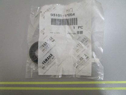 *NEW OEM* 0810 Yamaha Oil Seal 93101-17054