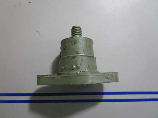 *NEW OEM* 0770 OMC Johnson Evinrude Motor Mount 379022 0379022