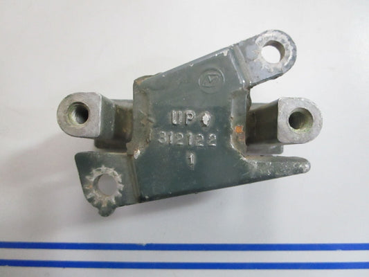 *NEW OEM* 0820 OMC Johnson Evinrude Mount 312122 0312122