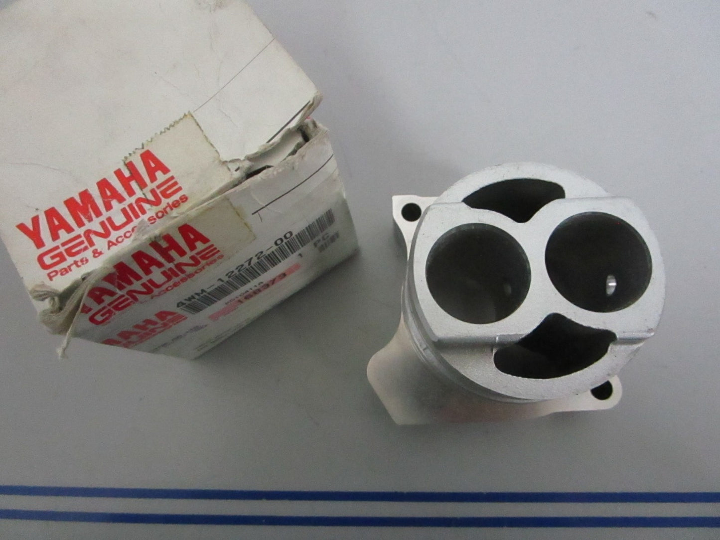 NEW OEM 4WM-122272-00-00 Yamaha Housing 0820