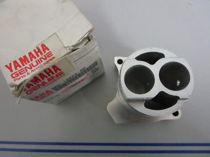 NEW OEM 4WM-122272-00-00 Yamaha Housing 0820