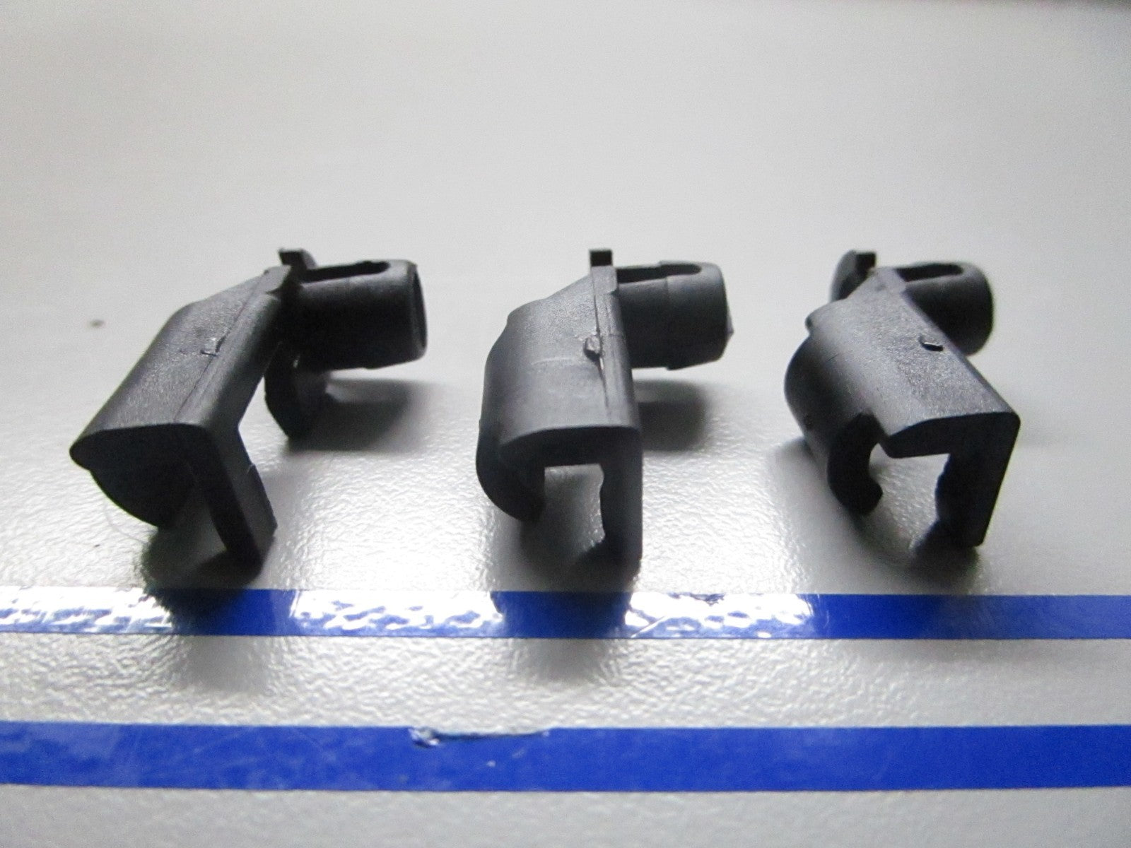 *NEW OEM* (LOT OF 3) 0810 Suzuki Connector 09209-05017