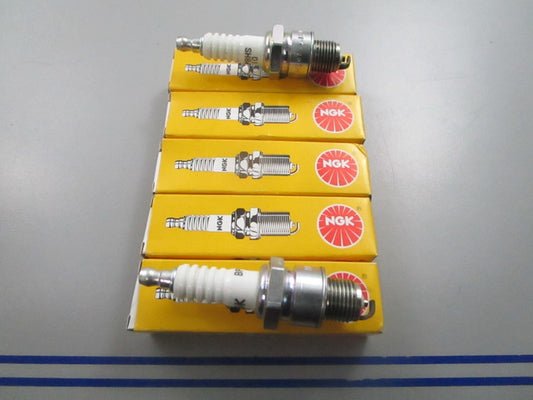 *NEW* (LOT OF 5) 0810 NGK Spark Plug BP8HS-10