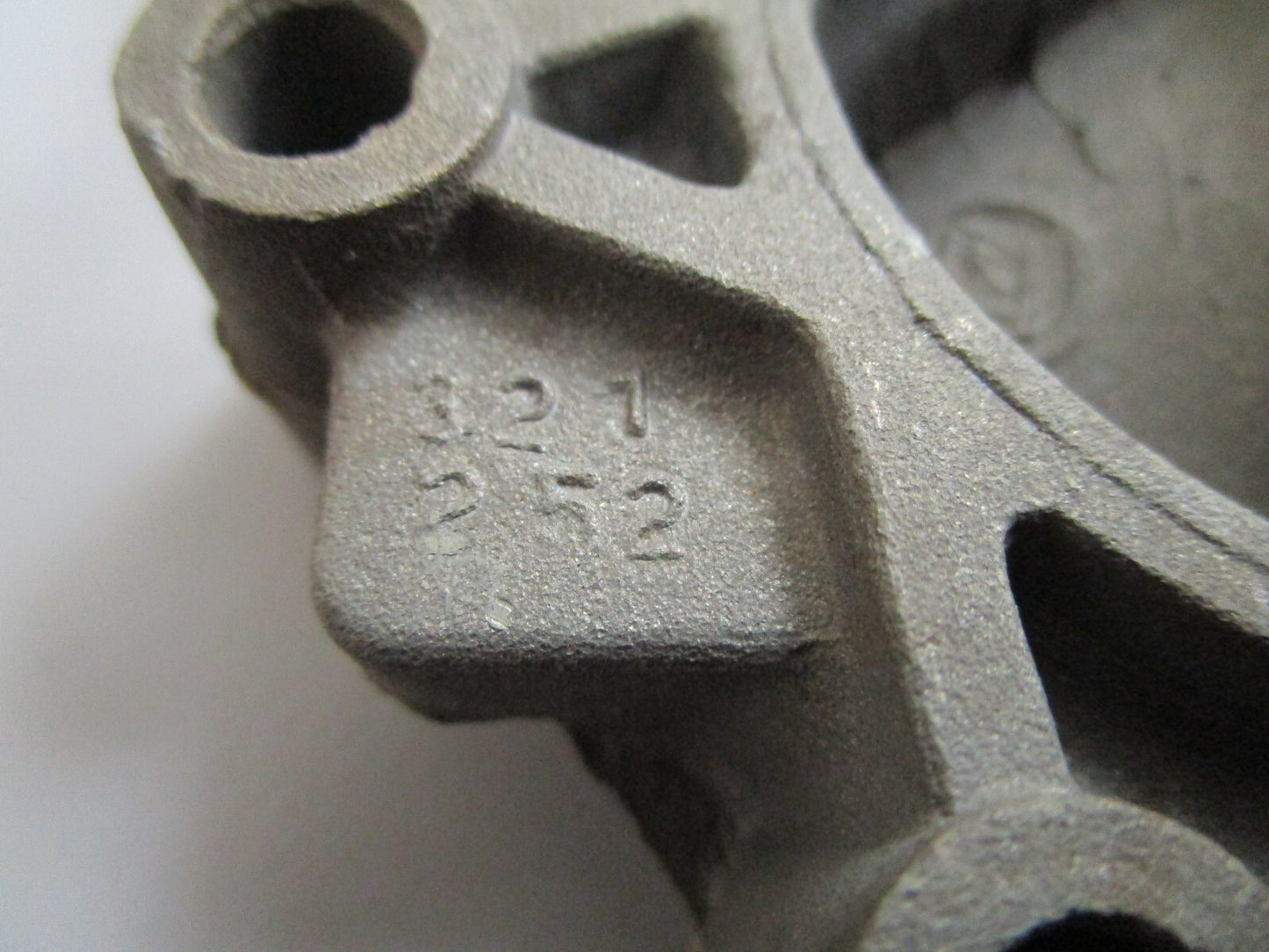 *NEW OEM* 0820 OMC Johnson Evinrude Cylinder Head 321252 0321252