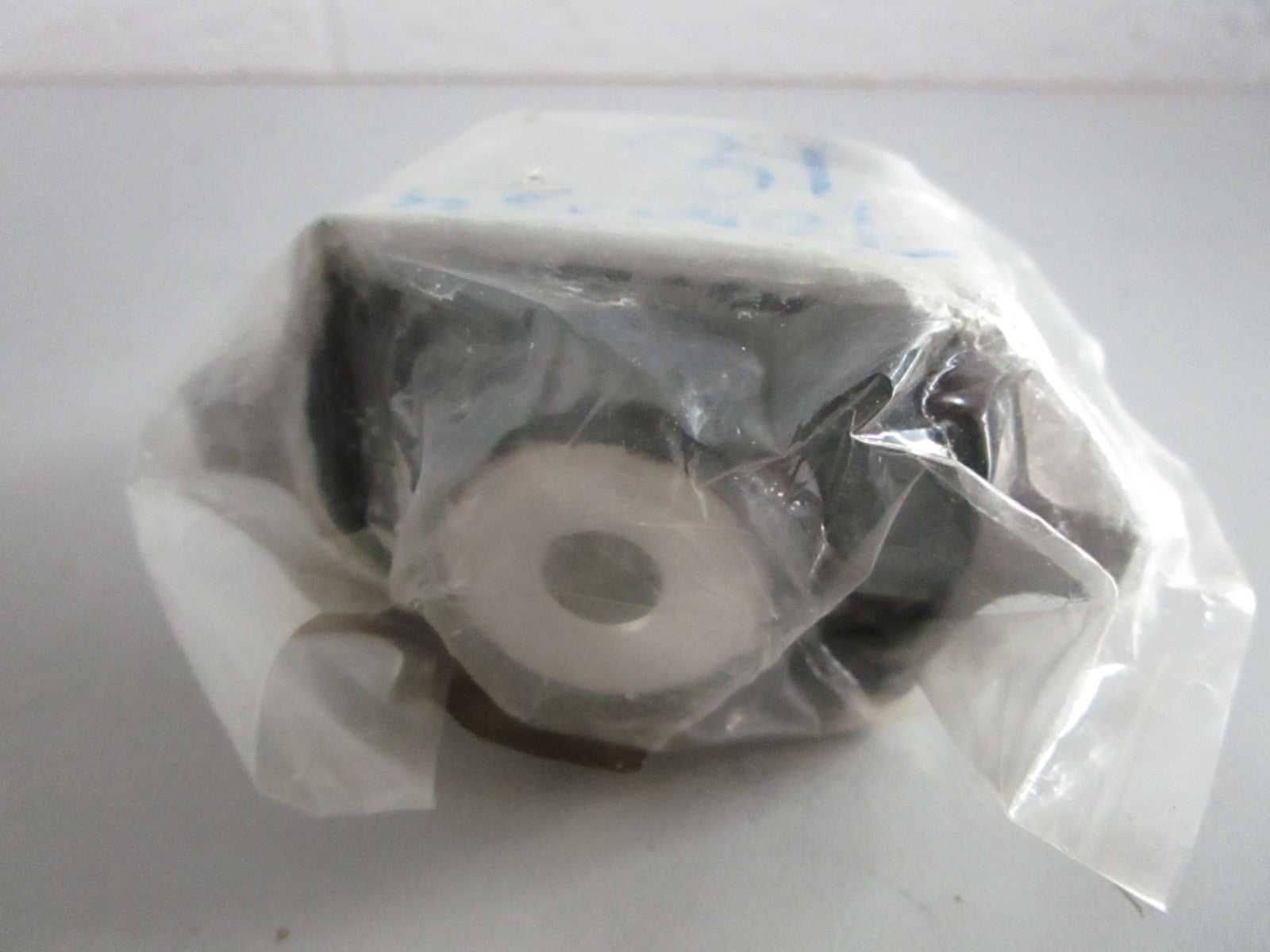NEW OEM 3BA-61301-0 Tohatsu Upper Rubber Mount 0820