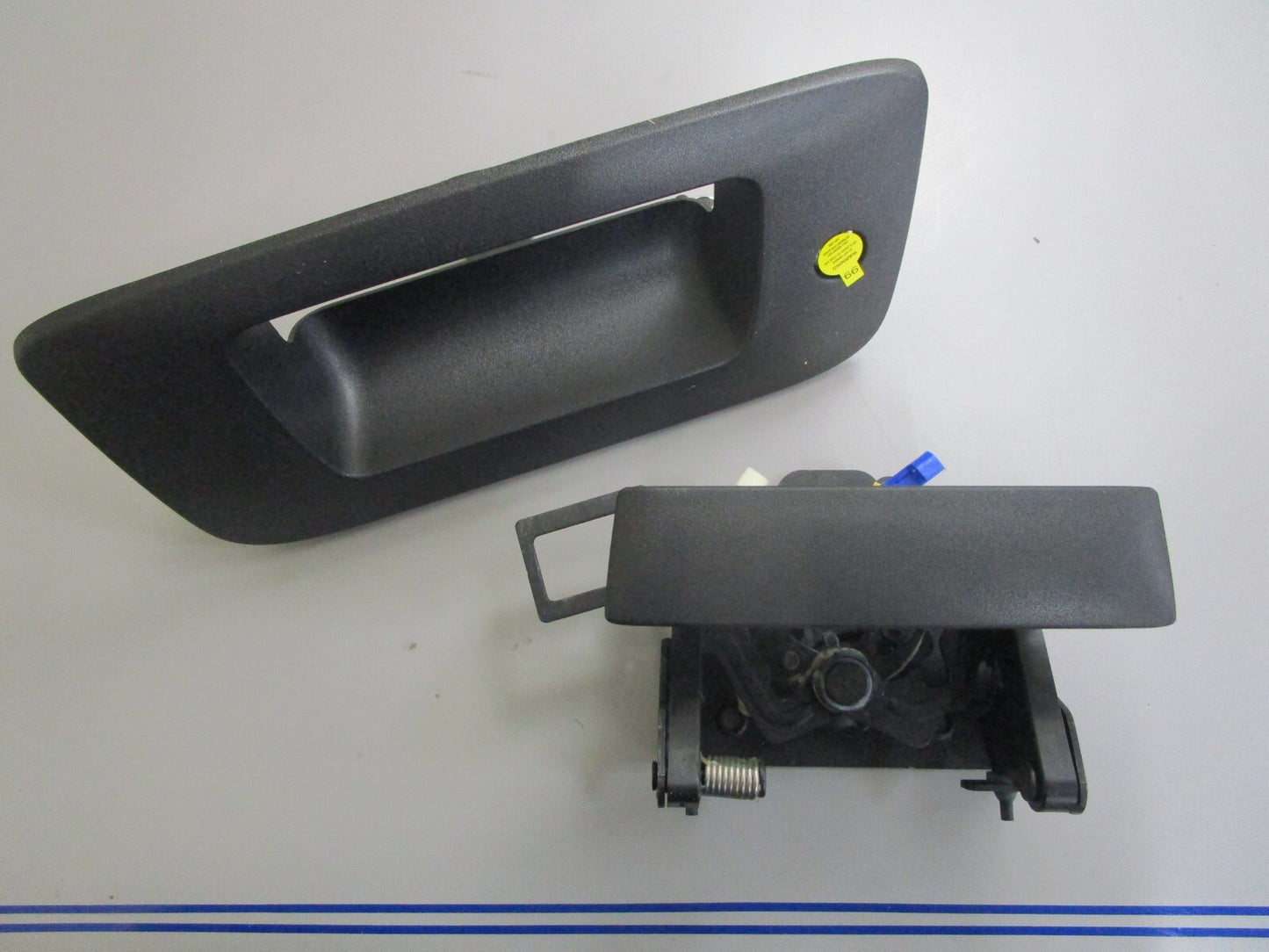 *NEW OEM* 0820 GM Tail Gate Lock Package 1782393