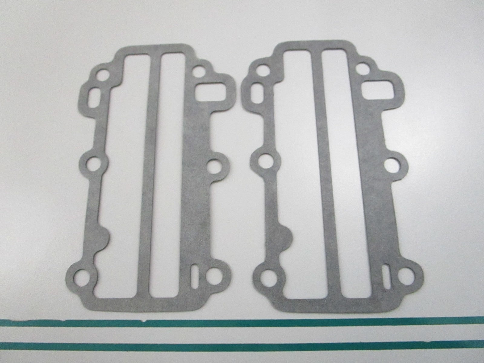 NEW OEM (LOT OF 2) 325271 0325271 OMC Johnson Evinrude Gasket 0810